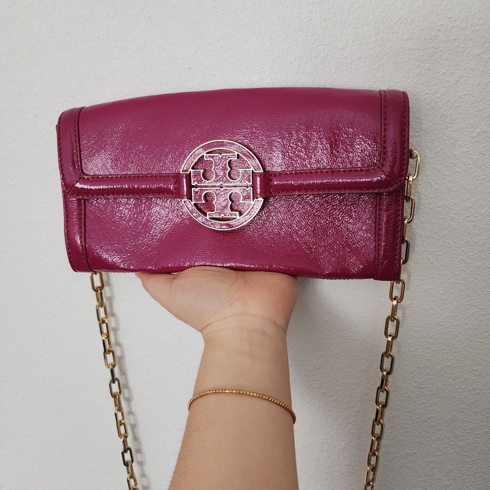 Tory Burch wallet on chain